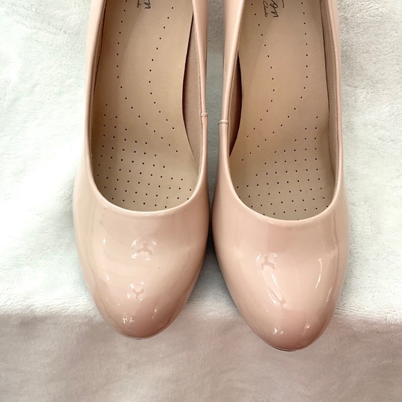 Clarks Adriel Viola Ultimate Comfort Heel Pumps Size  10M - Picture 4 of 13